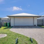 27 Henley Close, BLACKS BEACH, QLD 4740 AUS