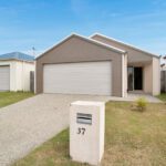 37 Scarborough Circuit, BLACKS BEACH, QLD 4740 AUS