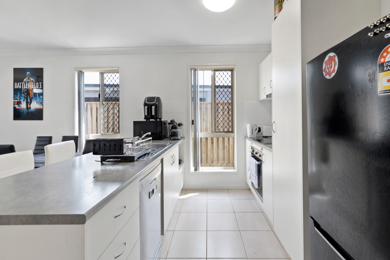 8 Warilla View, BLACKS BEACH, QLD 4740 AUS