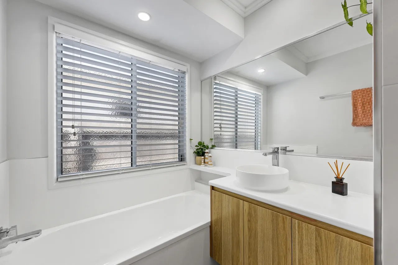 15 Jennifer Court, BUCASIA, QLD 4750 AUS