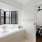 9 Reef Parade, EAST MACKAY, QLD 4740 AUS